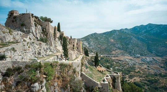 Klis Fortress, Stella Croatica and Vranjaca Cave Private Tour
