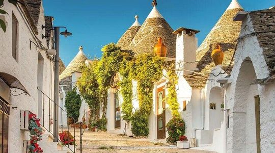 Alberobello Walking Tour with Audio and Written Guide by a Local