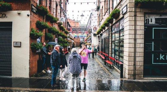 Hidden Belfast Walking Tour With Local