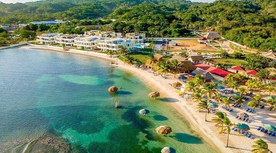 Las Palmas Beach and Roatan Island Brewing Company Private Tour with Guide