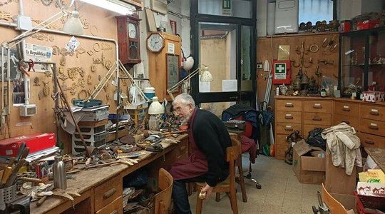Arts and crafts in the historic Roman workshops
