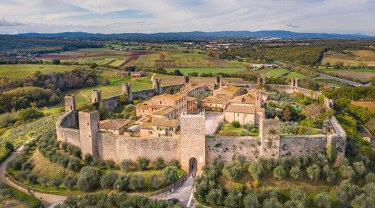 Medieval Tour in Monteriggioni and Val d'Orcia from Florence