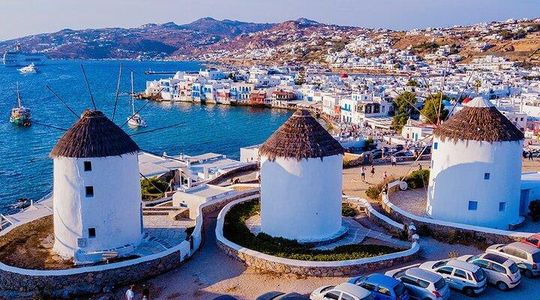 Half Day Private Island Tour with a Local in Mykonos