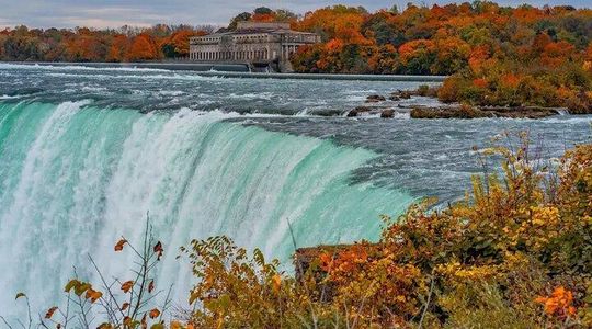 From Niagara: Autumn Colours and Maple Tasting Tour