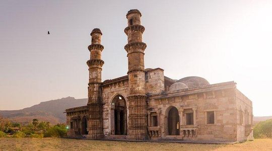 Champaner-Pavagadh Archaeological Park Day Trip (Guided Car Tour from Ahmedabad)
