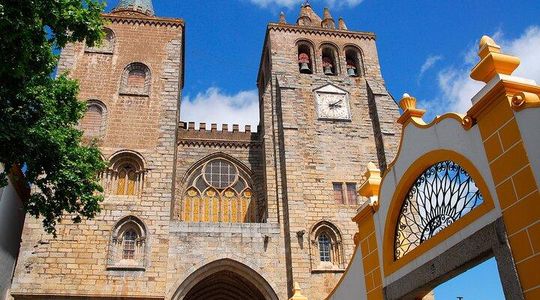 Évora : Love at First Sight – Private Walking Tour with a Local