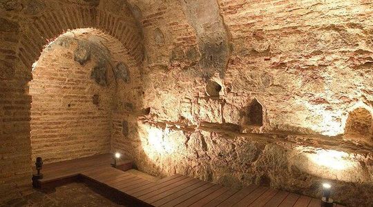 Tour Toledo 5 Underground Discover Hidden History in English