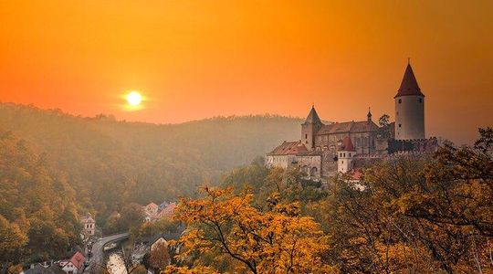 Private tour to Krivoklat, incl. admission, transfers, and train