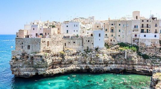 Polignano Experience in Tuk Tuk between curiosity and sea views