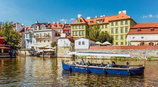 Prague Sightseeing Boat Cruise to Devil Channel