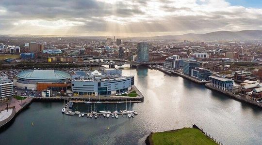 Private Belfast Tour – Culture, History & Modern Charm