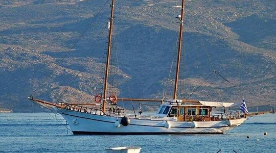 Milos Kleftiko Daily Cruise