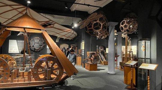 Leonardo da Vinci Museum Ticket and Audio City Tour in Florence