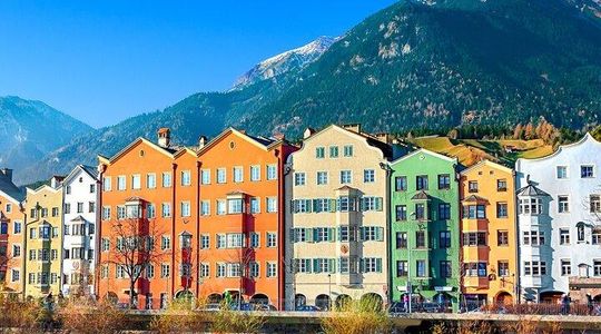 Innsbruck and Swarovski Crystal World Private Tour from Salzburg