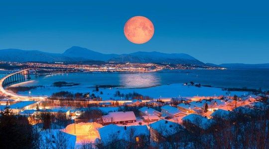 Tromso by Night Private Sightseeing Tour