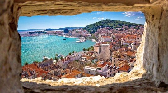Private Shore Tour: Split Walking Tour with Transfer