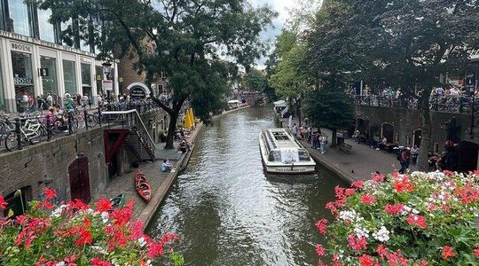 Castles, Canals and Good Folk: A Self-Guided Audio Tour of Utrecht