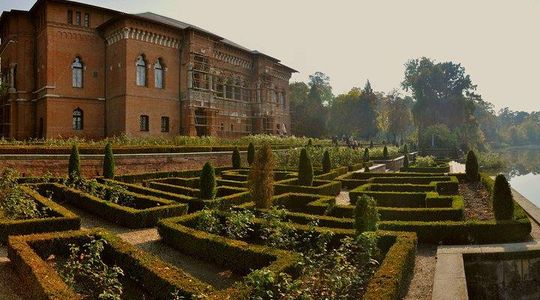 Explore BUCHAREST Surroundings