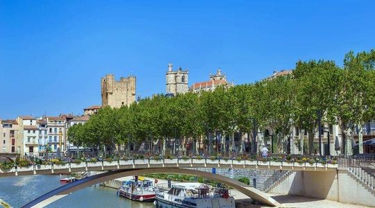 Hello Narbonne: Private 2-Hour Intro City Walk with Local Guide