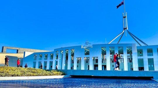 Sydney: PRIVATE Canberra & Southern Highlands Luxe Tour (12h)
