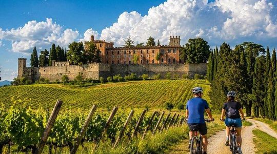 Castello di Brolio and Gaiole in Chianti eBike tour Virtual guided