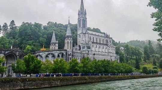 Lourdes Private Day Tour with Airport and Train Pickup