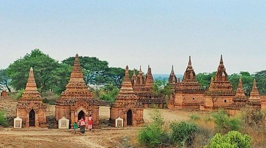 Bagan Sightseeing Tour by Private Guide and Car