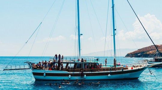 Athens Combo Ticket: Full-Day Cruise and Hop on Hop off Bus