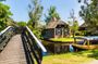 Giethoorn Day Trip from Amsterdam with Boat Trip
