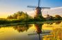 Kinderdijk Windmills and Delft Small-Group Tour from Amsterdam