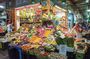 Discover the markets of Seville by bike and try their most typical products!