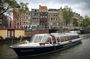 Amsterdam Classic Canal Cruise with Live Guide and Two Drinks