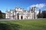 Private Balmoral Walking Tour to Queens Secret Cabin & the Castle