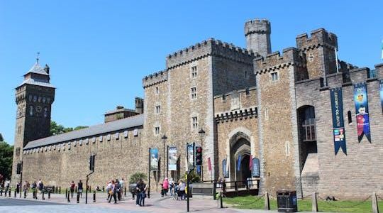Private walking tour of Cardiff with Cardiff Bay