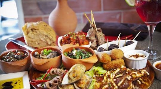 Tapas and flamenco guided tour