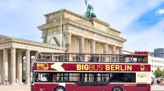 Hop-on hop-off tourist bus with 2 routes for 24 or 48 hours in Berlin