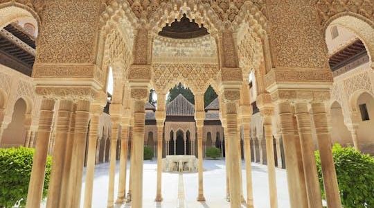 Alhambra tour of the Palacios, with audio guide