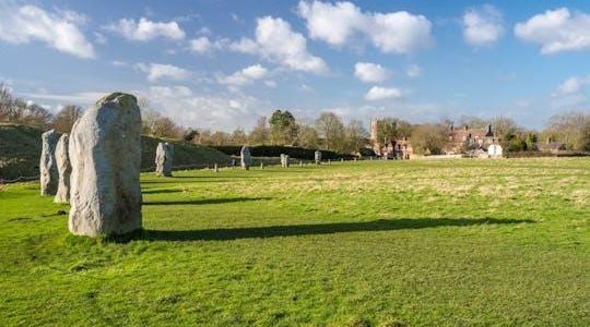 Stonehenge and the Cotswolds Guided Tour from Bristol