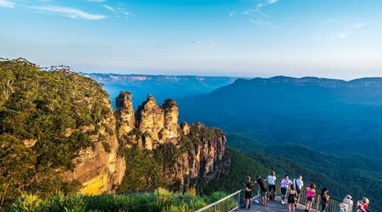 Blue Mountains Waterfalls Full-Day Tour with Lunch and Dinner