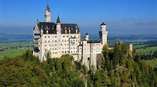 Full-day Trip to Neuschwanstein Castle and Linderhof from Munich