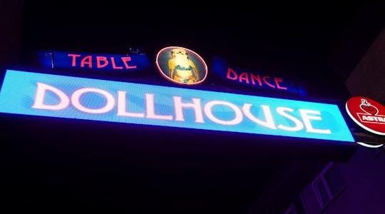 Hamburg Kiez guided tour with admission to Dollhouse club