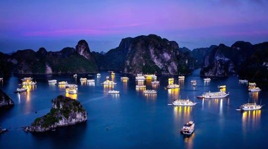 Private full-day trip from Hanoi to Halong Bay with boat cruise