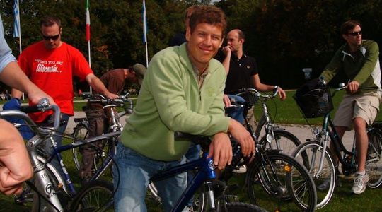 Guided bike tour through Munich with English Garden and Isar meadows