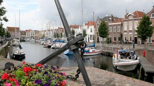Self guided tour with interactive city game of Goes