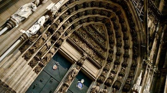 Self-guided Discovery Walk in Cologne with beers, charming alleys and dwarfs