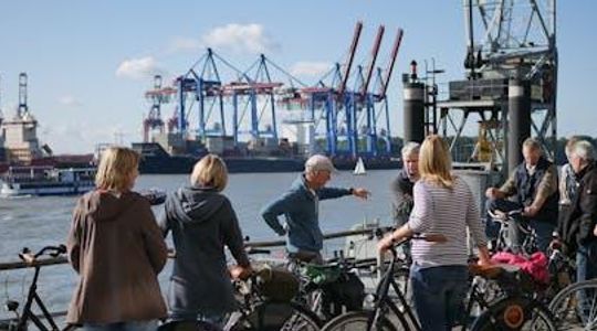 Private guided bike tour along river Elbe in Hamburg