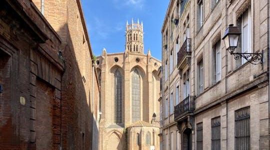 Old Town Toulouse exploration game and tour