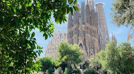 Gaudí's Barcelona masterpieces exploration game and tour