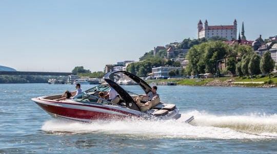 Speedboat tour on the Danube in Bratislava