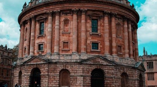 Oxford self-guided walking tour on its University and traditions
